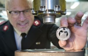 Royal Mint makes commemorative coin for Army