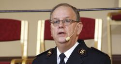General Cox joins call to end extreme poverty by 2030